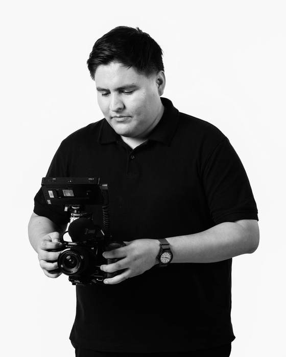 Franco Oscategui con su cámara Sony